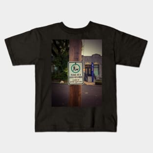 Please be a good neighbor, clean up after your dog Kids T-Shirt